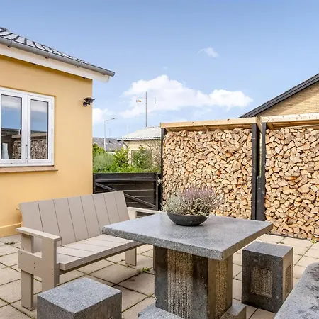 Vakantiehuis Alpi - 270m From The Sea By Interhome
